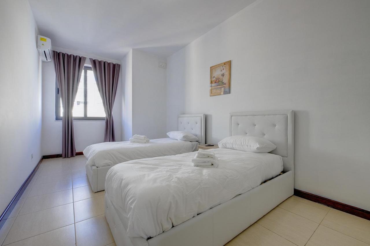 Modern 3 Bedroom Apartment In Central สลีมา ภายนอก รูปภาพ