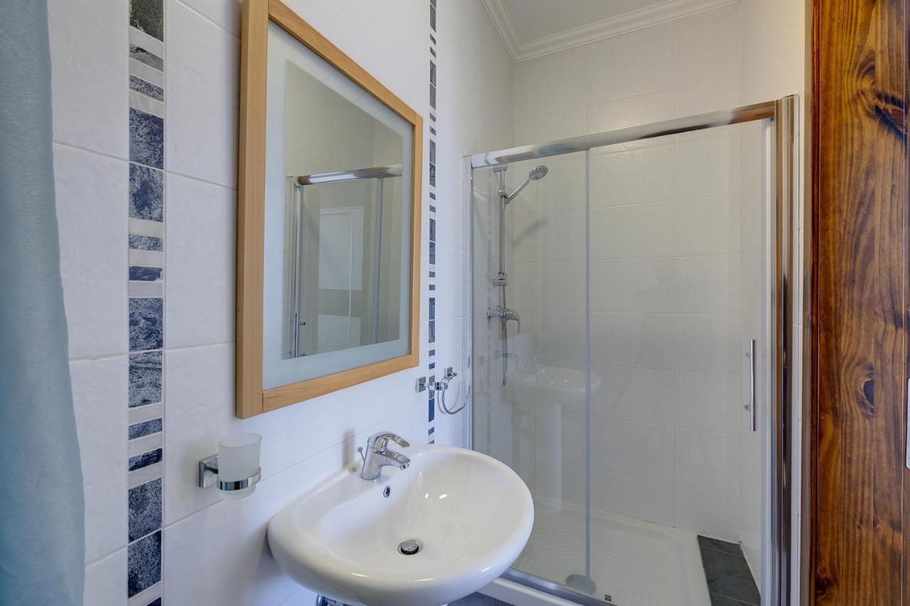 Modern 3 Bedroom Apartment In Central สลีมา ภายนอก รูปภาพ